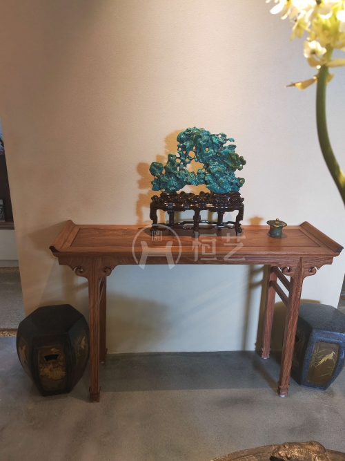 剑腿翘头案  缅甸花梨